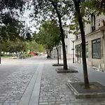 Nice 40 M Near Montparnasse